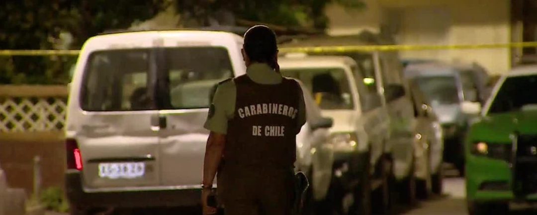 Cadáver fue encontrado en la vía pública en Conchalí: cámaras de televigilancia apuntan a que fue dejado muerto en el lugar