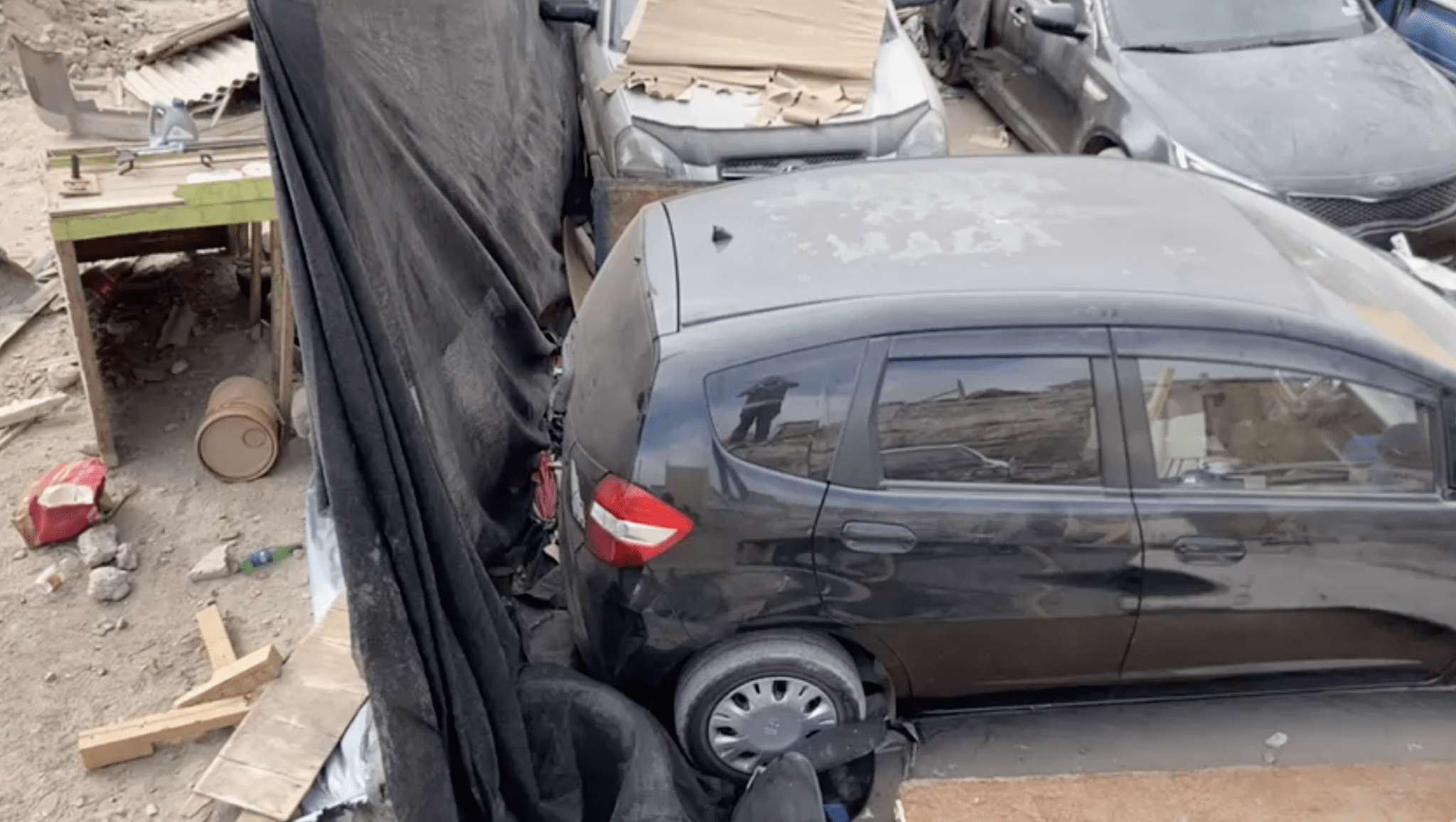 9 vehículos robados son recuperados de taller mecánico en Arica