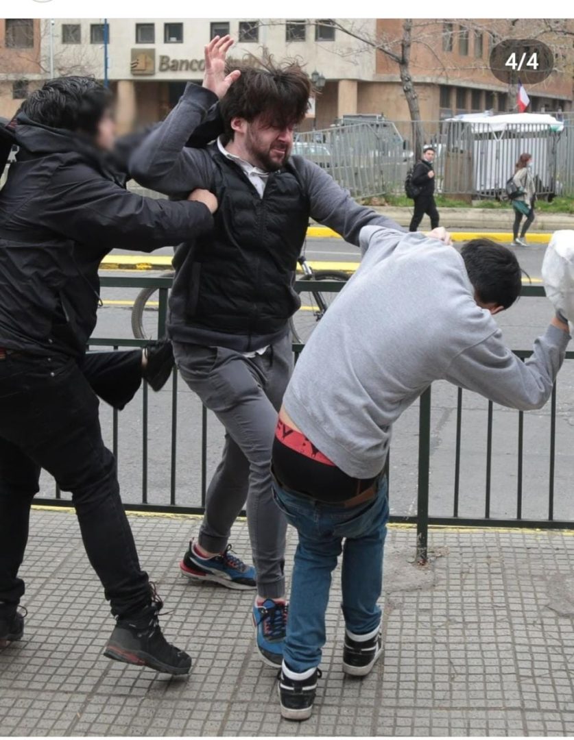 Agreden al hermano del presidente Boric al exterior de la Universidad de Chile: hay cuatro detenidos