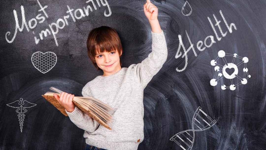 No lo estudió y papás no lo hablan: niño chileno que solo se comunica en inglés intriga a la ciencia