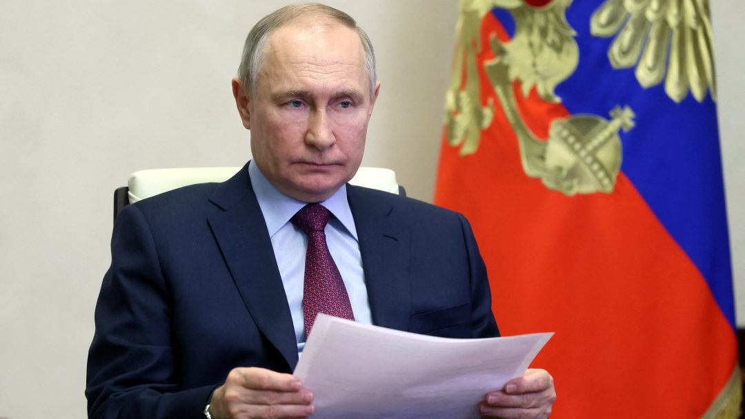 Qué significa la primera orden internacional de detención contra Putin