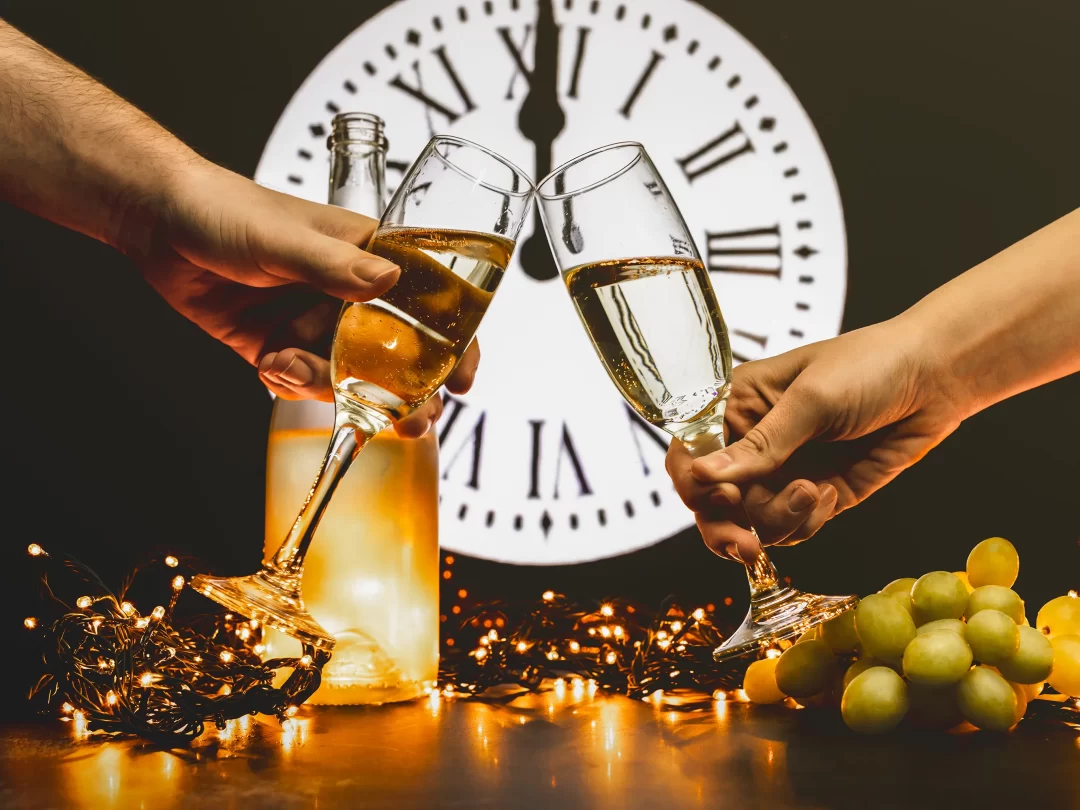 Cábalas de año nuevo: 12 rituales para comenzar 2024 atrayendo el amor y la abundancia